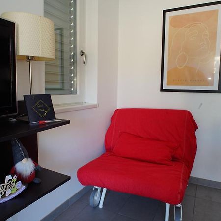Appartamento Centrale Con Wifi E Posteggio Privato Gratis! Лугано Экстерьер фото